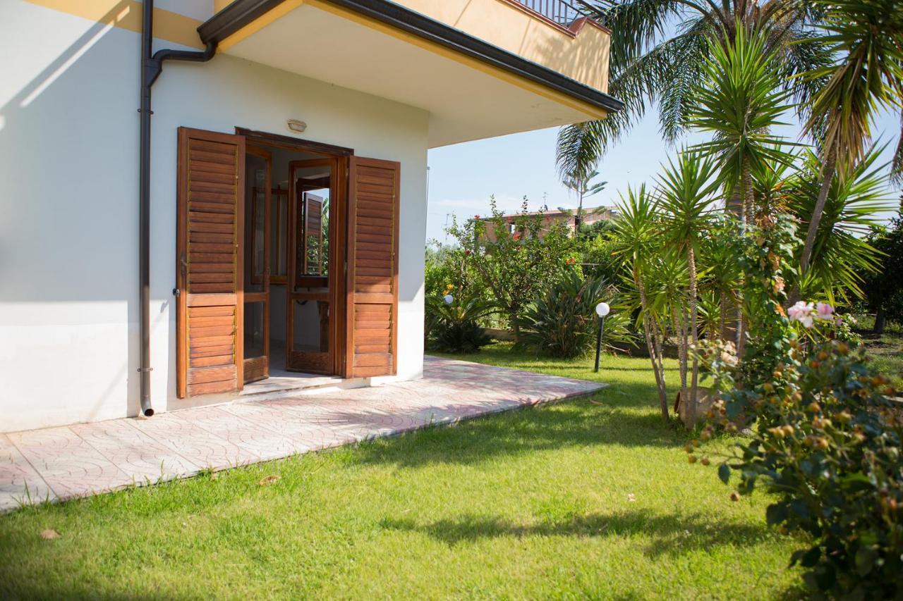 Appartamenti Giusi Con Giardino O Veranda Madonna della Catena Luaran gambar